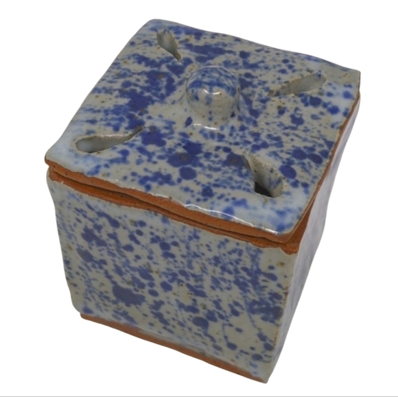 Art Pottery Box Signed Blue Speckled Gray Covered Candle Trinket Box Handcrafted - Picture 1 of 11